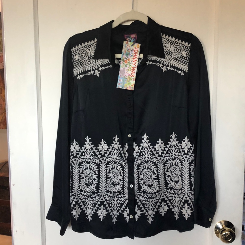 Johnny Was NWT silk button front & back blouse